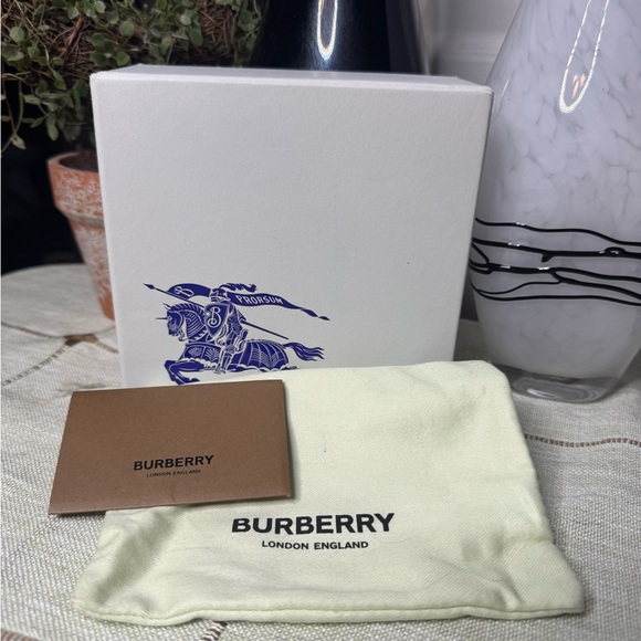 🔥BRAND NEW🔥 Burberry Nova Check/Leather Compact Wallet - Picture 15 of 15